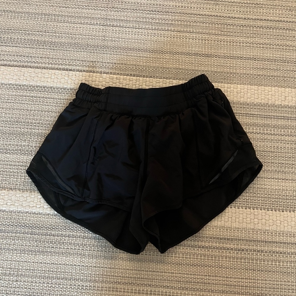 Lululemon Black Hotty Hot Shorts size 4